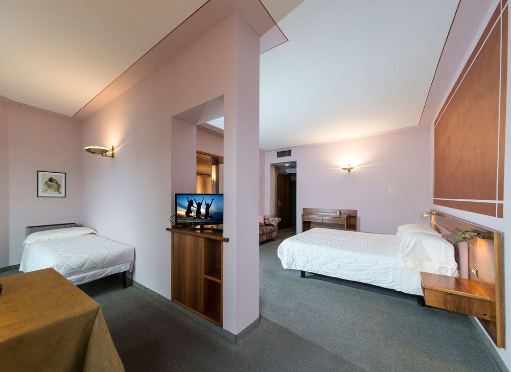 Albergo Moderno Ловере Экстерьер фото